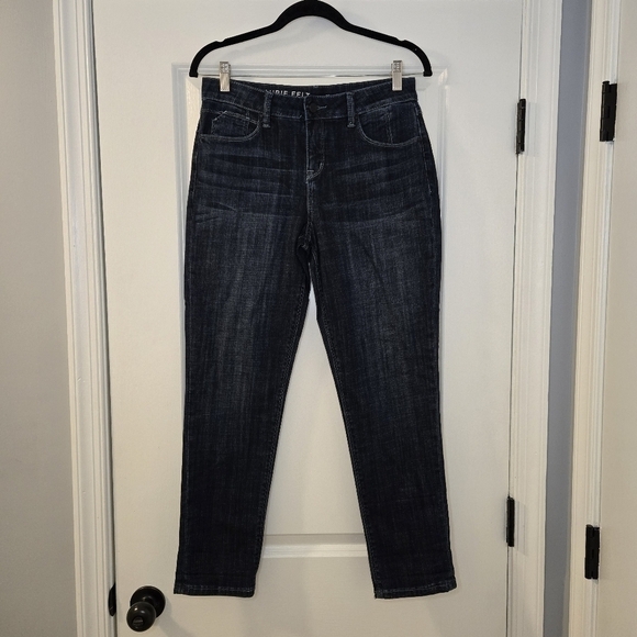 Laurie Felt Los Angeles MediumWash Mid Rise Classic Weekender Crop Jeans Size 2 - Picture 1 of 16